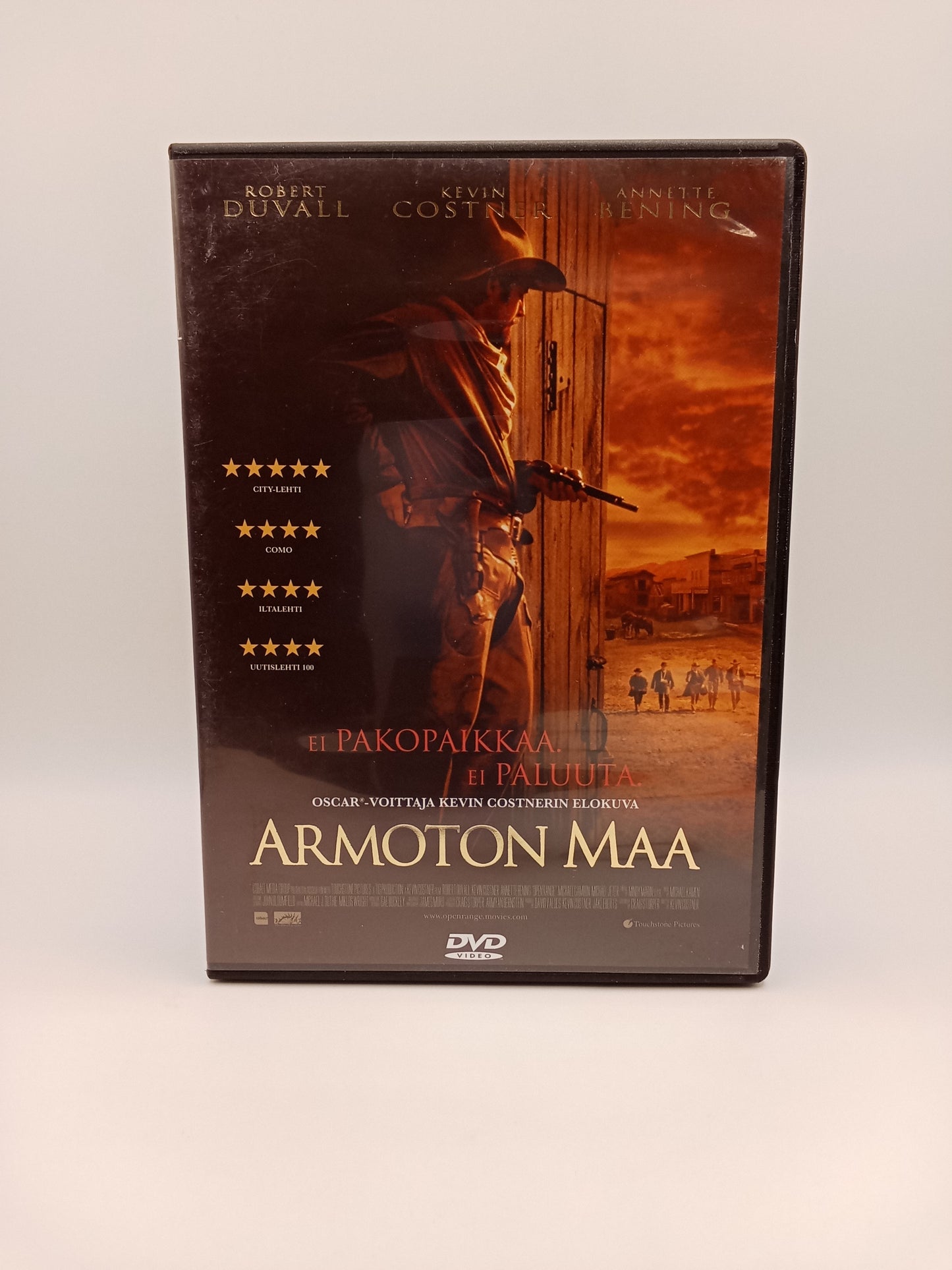Armoton maa - Open Range (Second Hand)