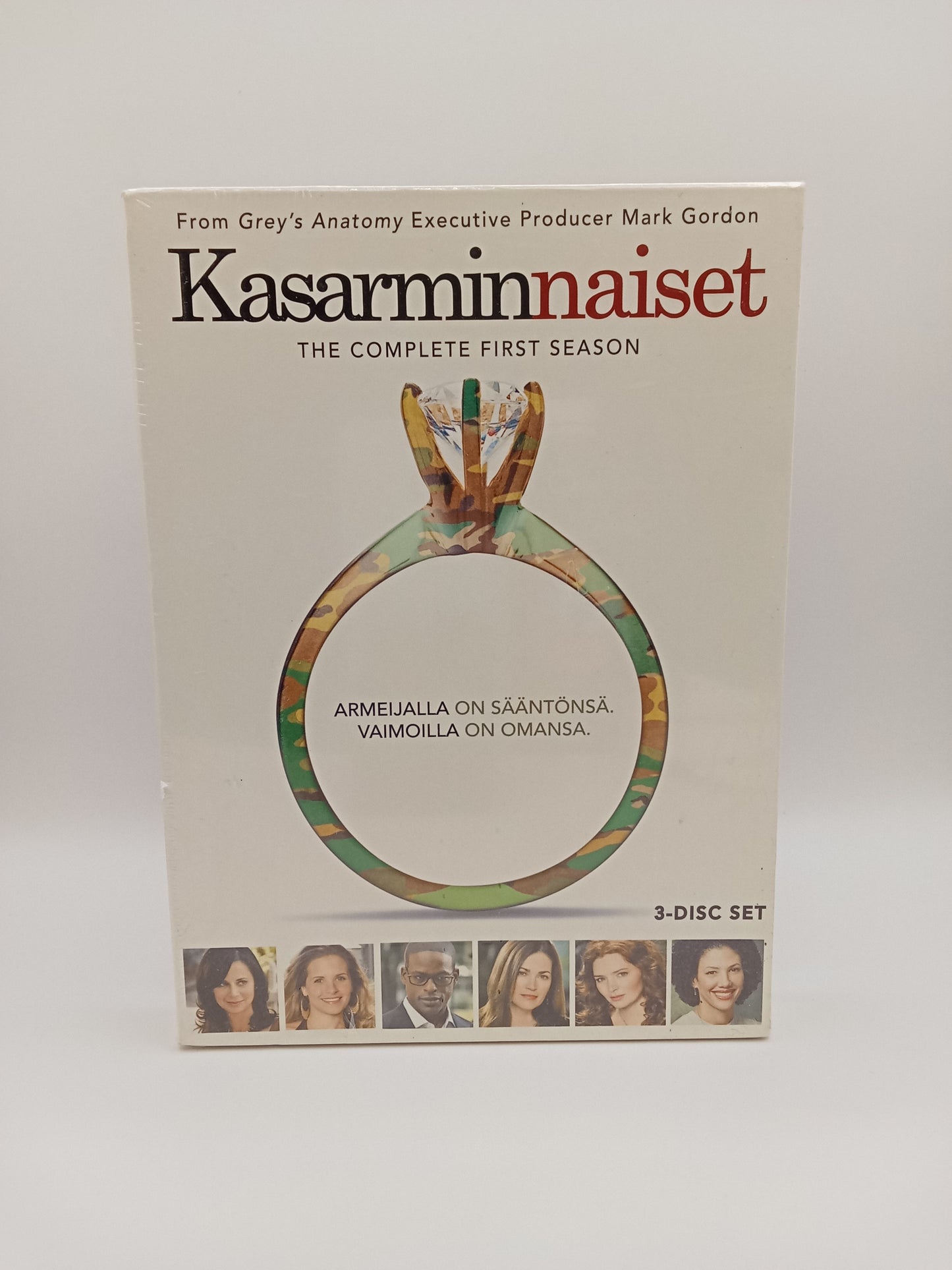 Kasarmin naiset - Kausi 1 (Alkuperäisissä muoveissa)
